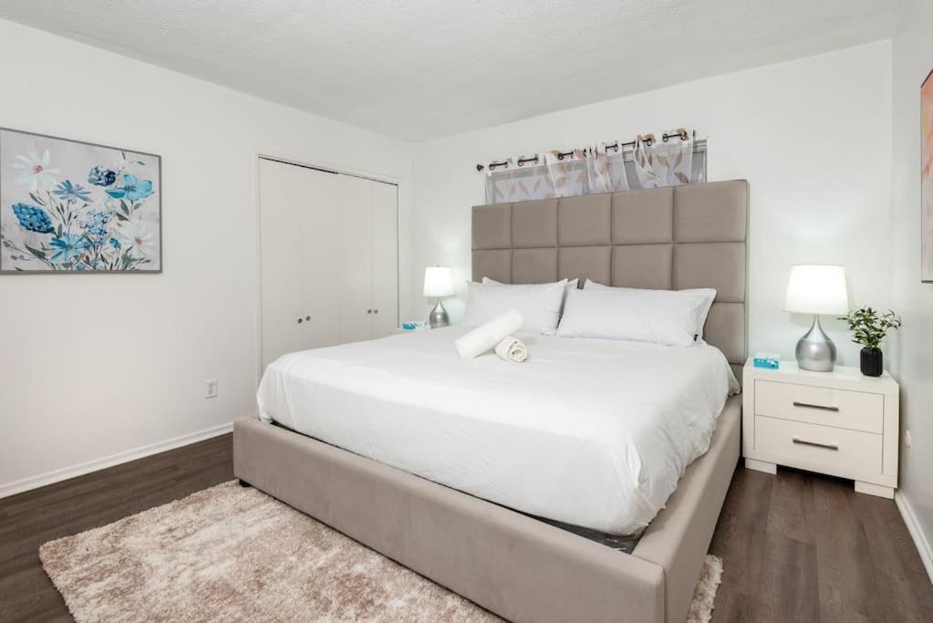 La Paradise: Spacious 3br Gem With Sleek Interiors Los Angeles