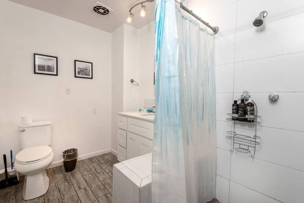Apartment La Paradise: Spacious 3br Gem With Sleek Interiors