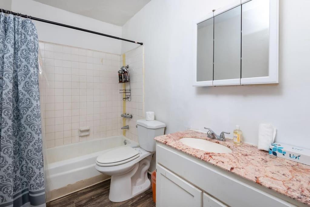 La Paradise: Spacious 3br Gem With Sleek Interiors Apartment